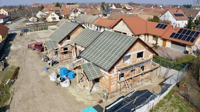 Eladó ikerház, Taksonyon 129.9 M Ft, 5+2 szobás