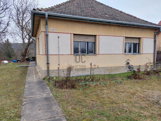 Eladó családi ház, Csőváron 59.9 M Ft, 4 szobás