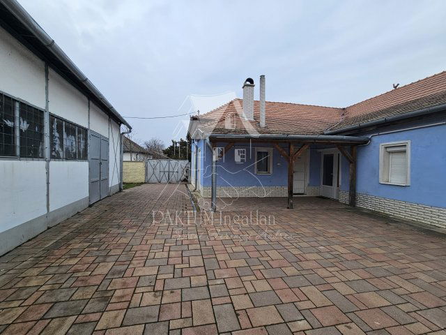 Eladó családi ház, Tiszavárkonyban 75 M Ft