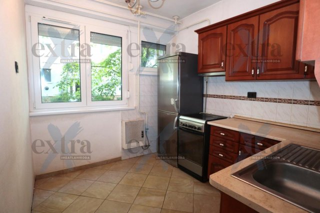 Eladó téglalakás, Szegeden 59.9 M Ft, 3 szobás