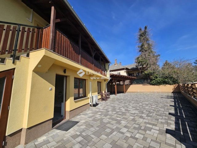 Eladó ikerház, Hévízen 149 M Ft, 6+2 szobás