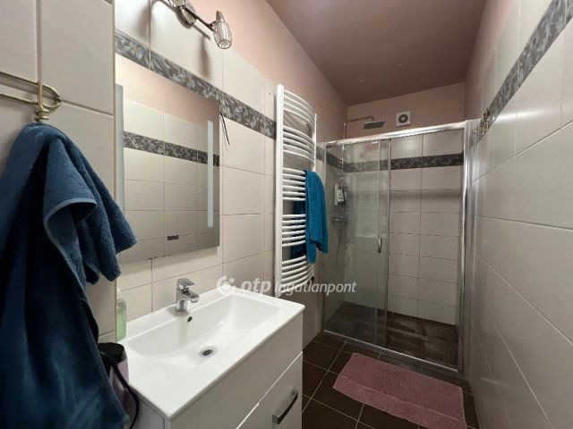 Eladó téglalakás, Budapesten, III. kerületben 91.7 M Ft