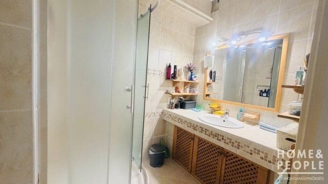 Eladó téglalakás, Szegeden 82 M Ft, 3 szobás