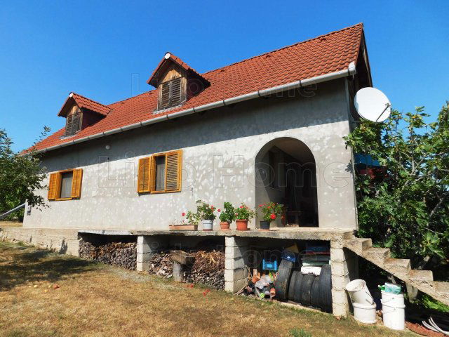 Eladó mezogazdasagi ingatlan, Lovason 89 M Ft, 10 szobás