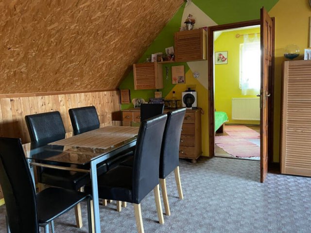 Eladó családi ház, Pilisvörösváron 89.9 M Ft, 6+2 szobás