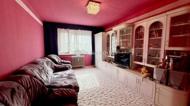 Eladó panellakás, Szegeden 59 M Ft, 4 szobás