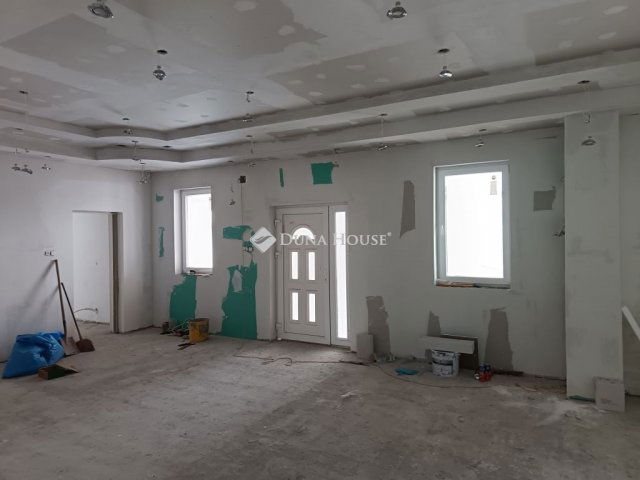 Eladó családi ház, Szatymazon 74 M Ft, 4 szobás