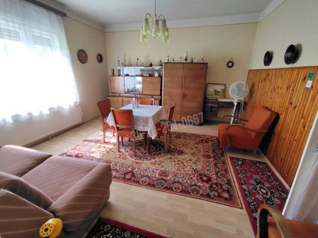 Eladó családi ház, Dunaszekcsőn 20 M Ft, 3 szobás