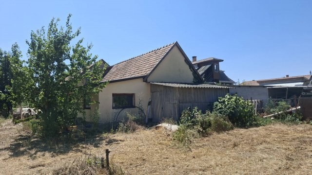 Eladó családi ház, Áporkán 49.9 M Ft, 2 szobás