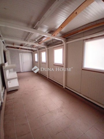 Kiadó ipari ingatlan, Győrött, Rozgonyi utcában 130 E Ft / hó