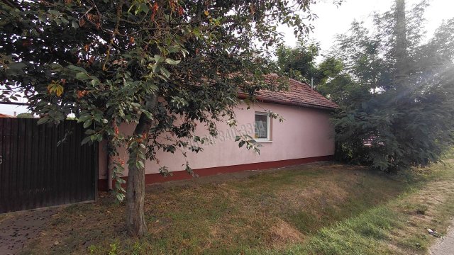 Eladó családi ház, Hajdúdorogon 24.5 M Ft, 1 szobás