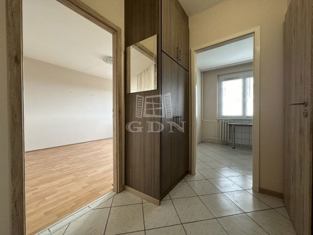 Kiadó panellakás, albérlet, Székesfehérvárott 130 E Ft / hó