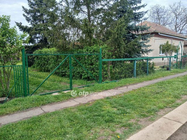 Eladó családi ház, Hunyán 10.9 M Ft, 2 szobás