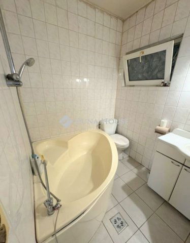 Eladó családi ház, Úrin 75.9 M Ft, 3 szobás