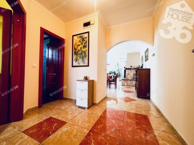 Eladó családi ház, Kecskeméten 103.5 M Ft, 4 szobás