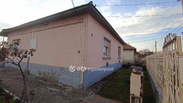 Eladó családi ház, Jászfényszarun 27.9 M Ft, 3 szobás