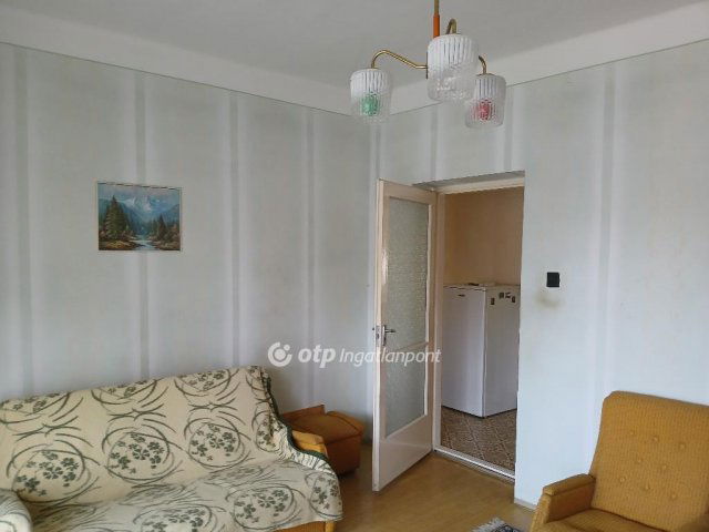 Eladó családi ház, Adácson 35 M Ft, 3 szobás