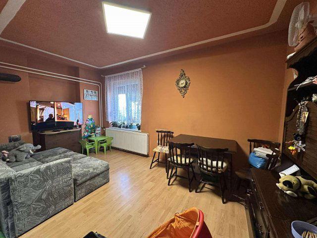 Eladó téglalakás, Komlón, Irinyi János utcában 20.9 M Ft