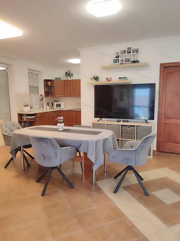 Eladó családi ház, Tatabányán 124 M Ft, 5 szobás