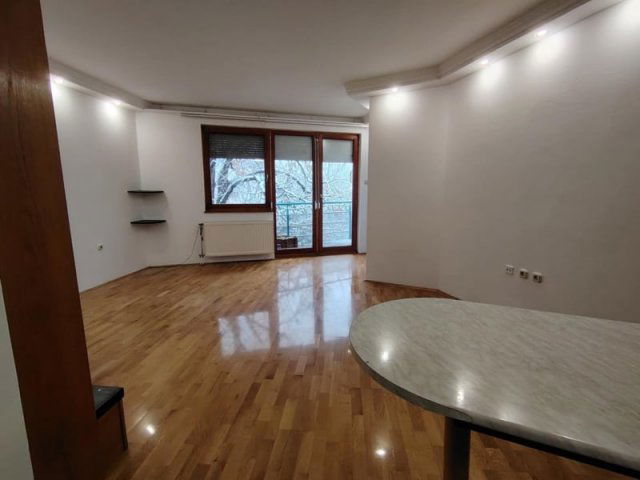 Eladó téglalakás, Pécsett 82 M Ft, 2 szobás