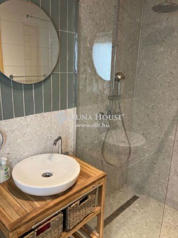 Eladó családi ház, Zebegényben 130 M Ft, 3 szobás