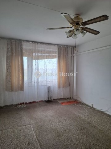 Eladó panellakás, Szegeden 52.5 M Ft, 3 szobás