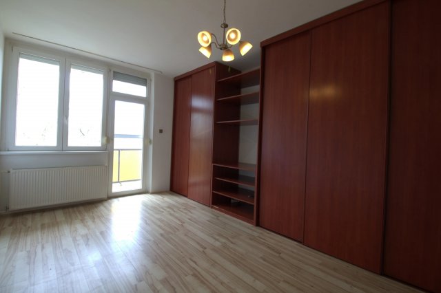 Kiadó téglalakás, albérlet, Tatán 200 E Ft / hó, 2 szobás