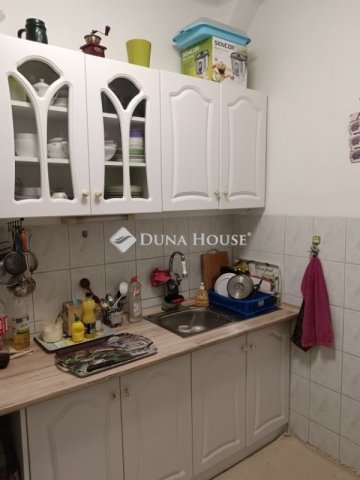 Kiadó téglalakás, albérlet, Pécsett 130 E Ft / hó, 2 szobás