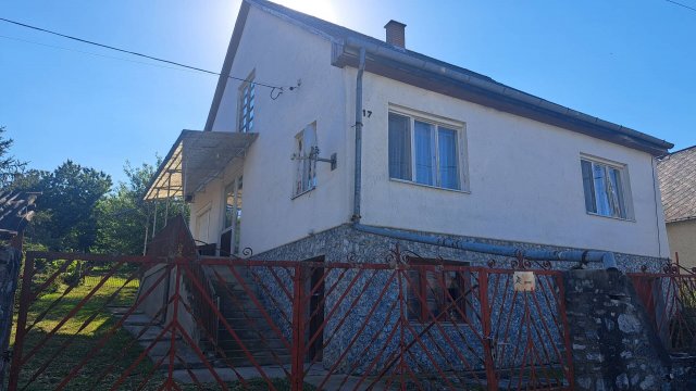 Eladó családi ház, Garadnán 28 M Ft, 3 szobás