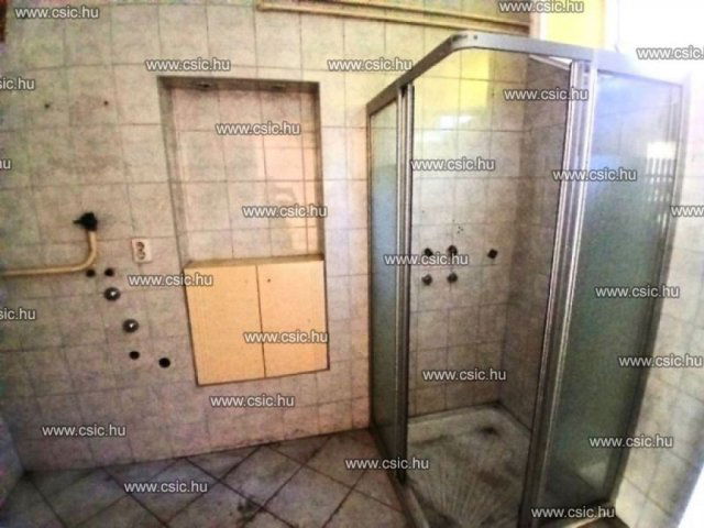 Eladó családi ház, Budapesten, III. kerületben 139.9 M Ft