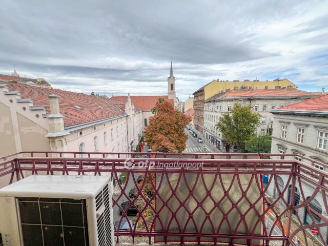 Kiadó téglalakás, albérlet, Budapesten, I. kerületben, 3 szobás