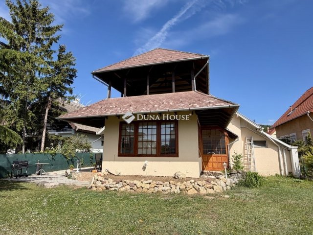 Eladó családi ház, Balatonfüreden 194.5 M Ft, 6 szobás