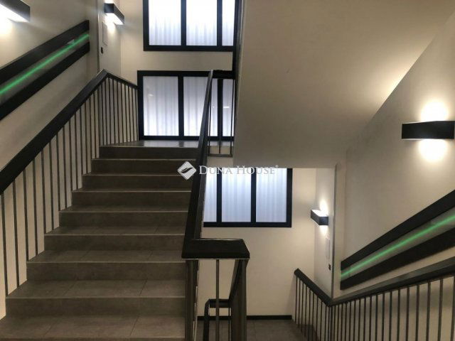 Kiadó iroda, Budapesten, X. kerületben 1200 E Ft / hó