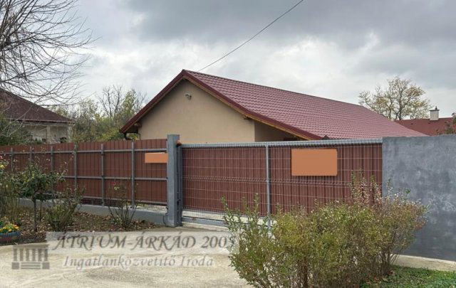 Eladó családi ház, Ercsiben 50.99 M Ft, 3 szobás