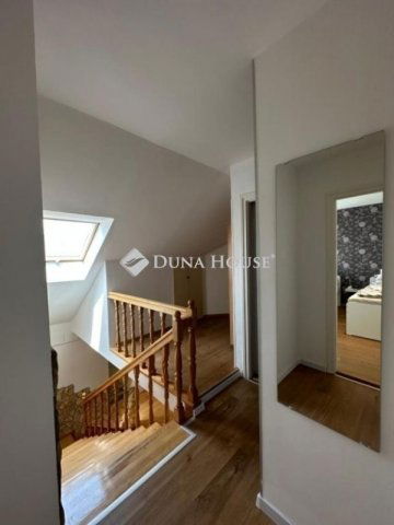Eladó téglalakás, Budapesten, VI. kerületben 164.9 M Ft