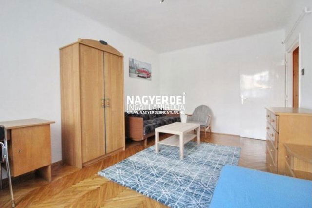 Kiadó téglalakás, albérlet, Debrecenben 250 E Ft / hó, 3 szobás
