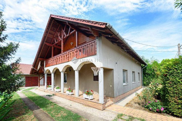 Eladó családi ház, Szegeden 149 M Ft, 7 szobás