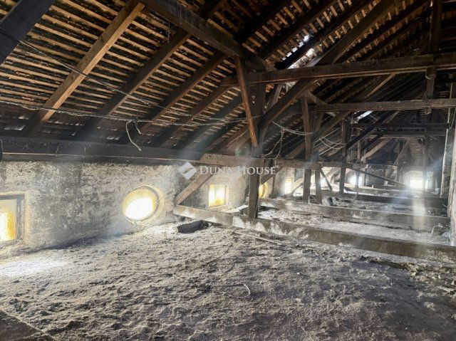 Eladó téglalakás, Budapesten, VIII. kerületben 144 M Ft