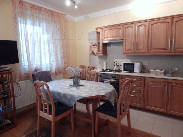 Eladó téglalakás, Balatonfüreden 92 M Ft, 2 szobás