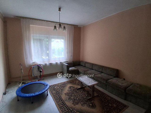 Eladó családi ház, Ácson 52 M Ft, 4 szobás