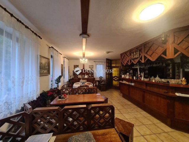 Eladó családi ház, Sopronban 349 M Ft, 8 szobás