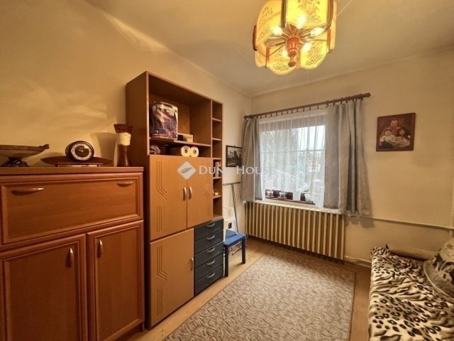 Eladó családi ház, Budapesten, IV. kerületben 143.5 M Ft