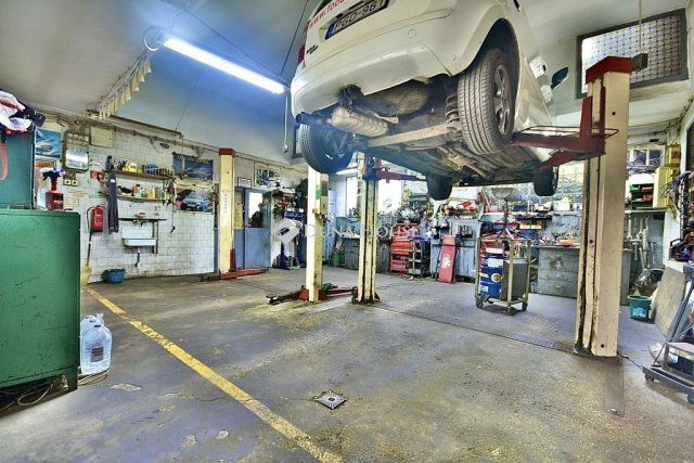 Eladó ipari ingatlan, Budapesten, XV. kerületben 118 M Ft