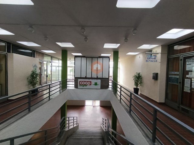 Eladó üzlethelyiség, Pécsett, Jurisics Miklós utcában 3.8 M Ft