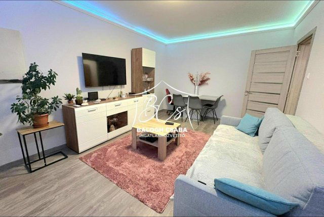 Eladó panellakás, Debrecenben 66.499 M Ft, 3 szobás