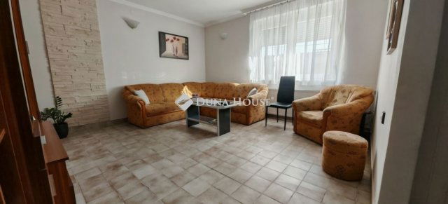 Eladó családi ház, Zalaegerszegen 98 M Ft, 7 szobás