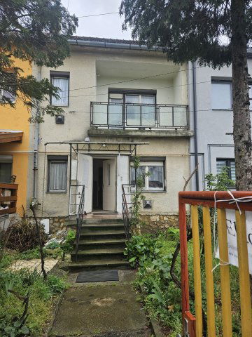 Eladó sorház, Pápán 33 M Ft, 2 szobás / költözzbe.hu
