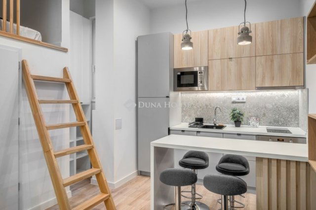 Eladó téglalakás, Budapesten, VII. kerületben 109.9 M Ft