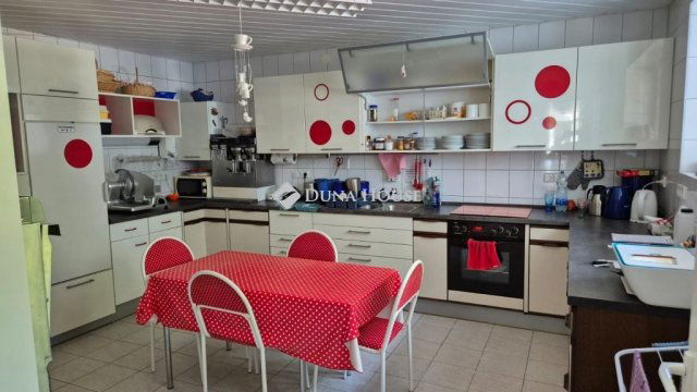 Eladó üzlethelyiség, Harkányban, Bartók Béla utcában 178 M Ft