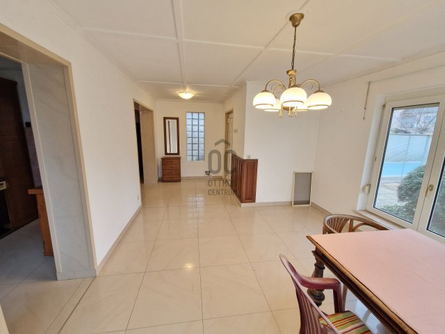 Eladó családi ház, Tatán 119 M Ft, 5 szobás